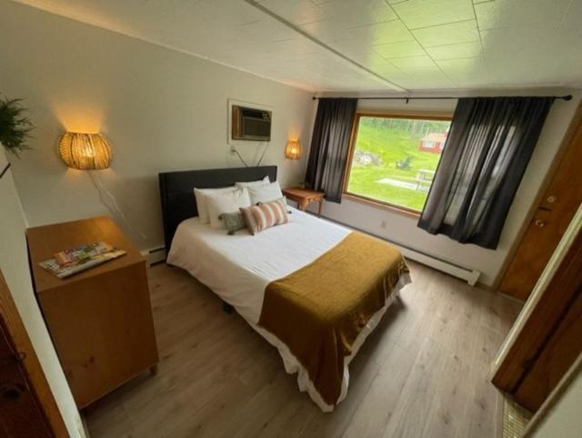 Berkshire Valley Inn North Hancock Екстер'єр фото