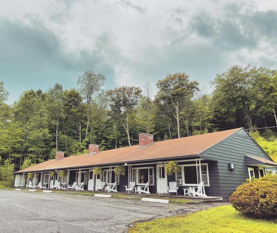 Berkshire Valley Inn North Hancock Екстер'єр фото