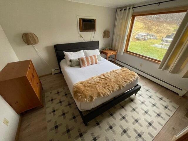 Berkshire Valley Inn North Hancock Екстер'єр фото